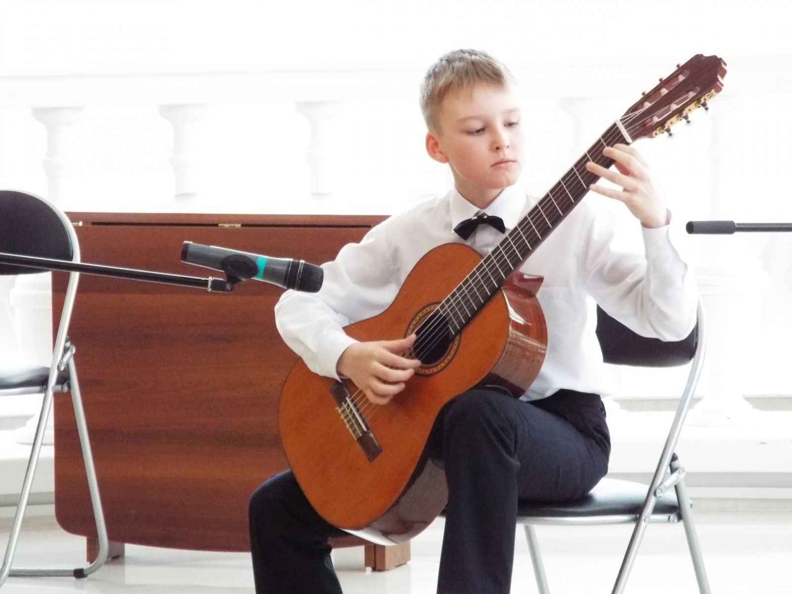 Луч света - пазлы про музыкальные инструменты