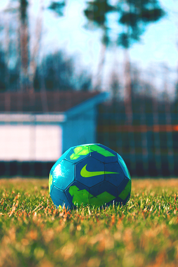 Загадки про спорт - спортивный инвентарь - мяч